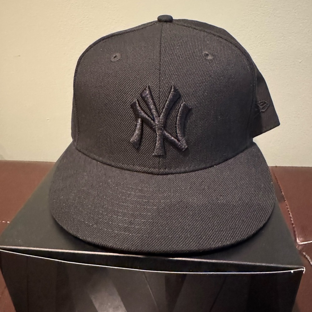 New York Yankees Black Cap